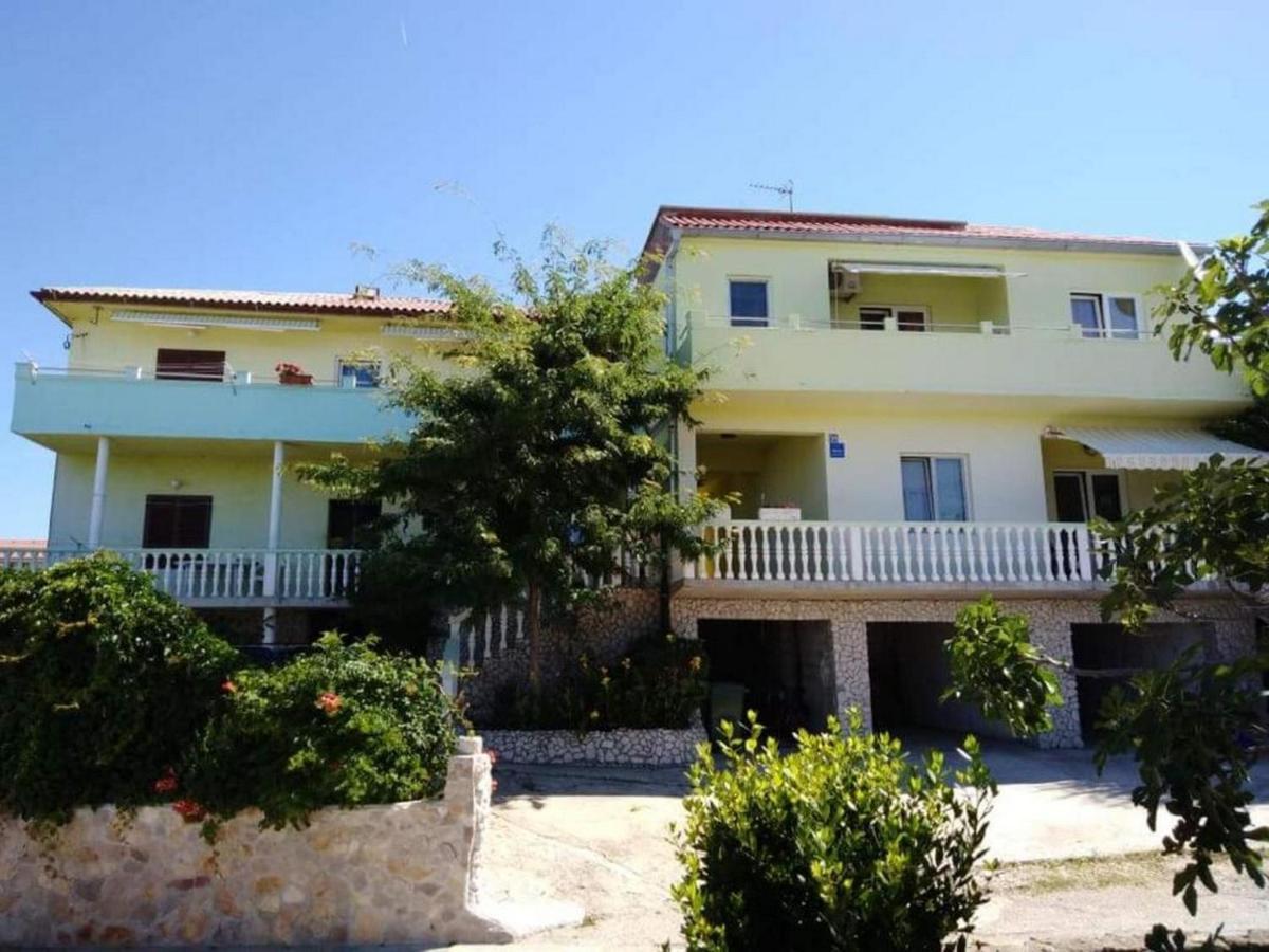 Apartments Miocic Ražanac Esterno foto