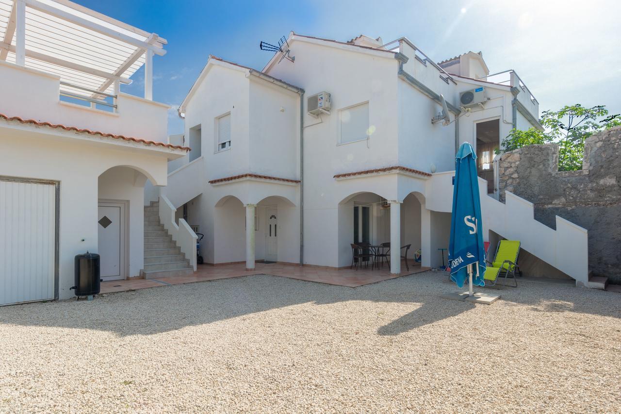 Apartments Miocic Ražanac Esterno foto